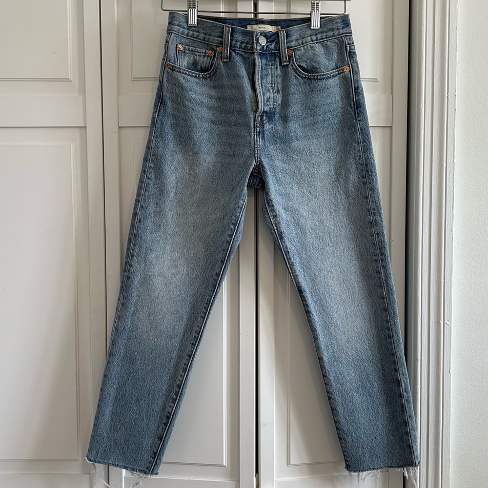 EUC Levi’s Wedgie Straight Cropped Jeans 25x25
